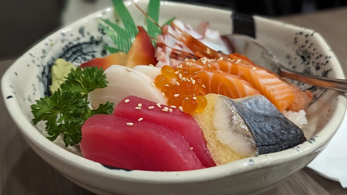 Chirashi Don 刺身饭